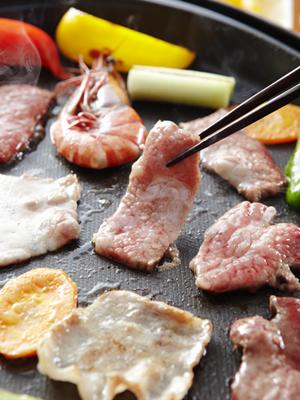 月島のもんじゃ屋「だるま 粋な店」で味わう絶品グルメ体験とおすすめメニュー紹介