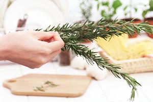 横浜の絶品ラーメンガイド：地元で愛される味とお取り寄せの秘訣